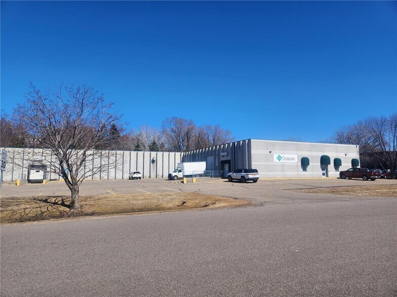 945 Industrial Dr S, Sauk Rapids, MN à vendre - Photo du bâtiment - Image 1 de 44