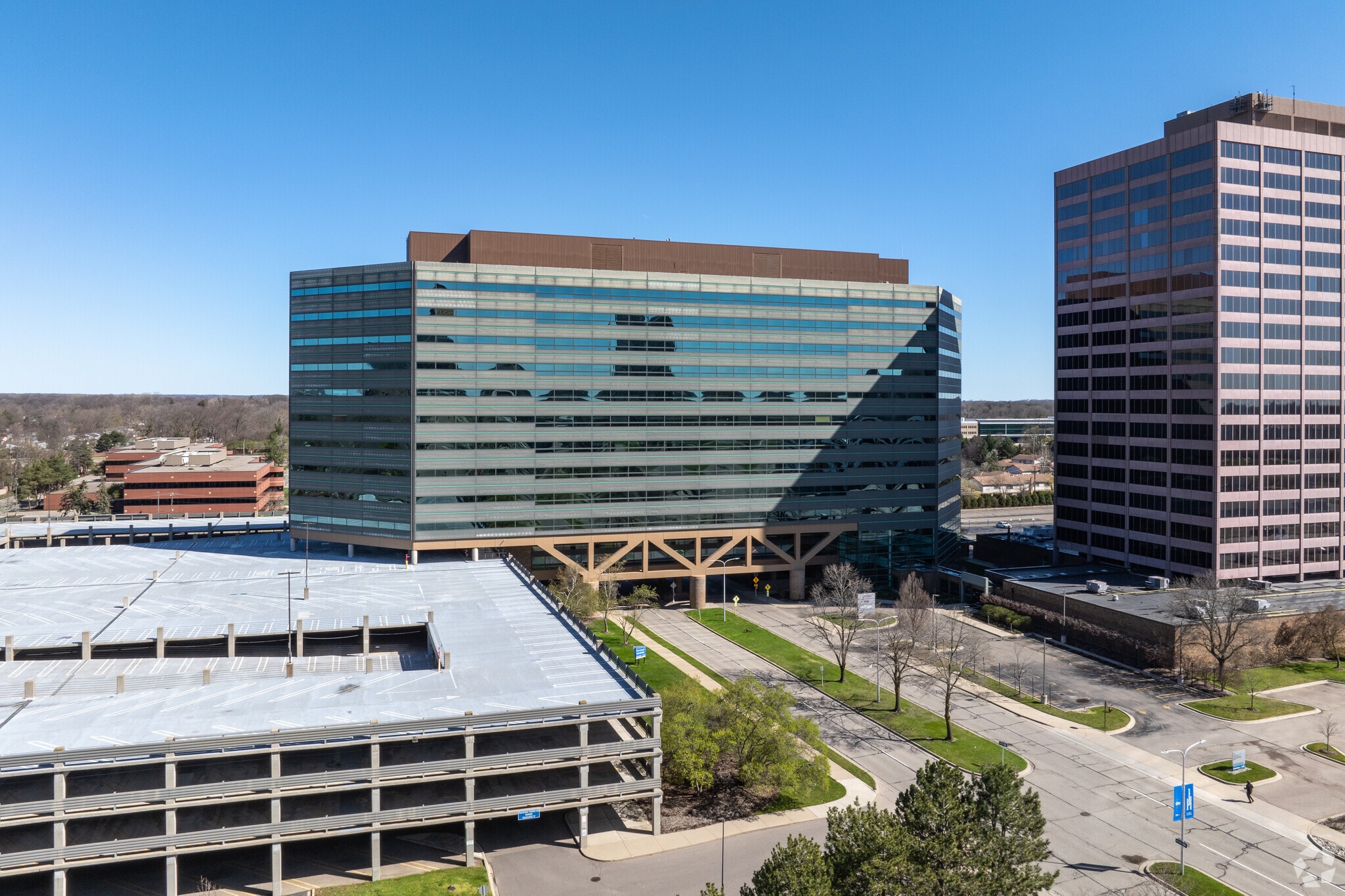 26533 Evergreen Rd, Southfield, MI for lease Primary Photo- Image 1 of 25