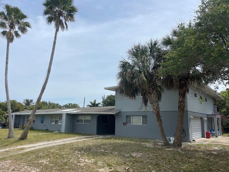 139 2nd Ave, Indialantic, FL à vendre - Photo du bâtiment - Image 2 de 3