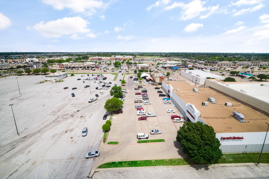 1616 N Town East Blvd, Mesquite, TX for lease - Building Photo - Image 2 of 17