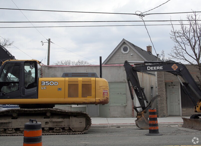 1415 Kingston Rd, Toronto, ON for sale - Building Photo - Image 2 of 5