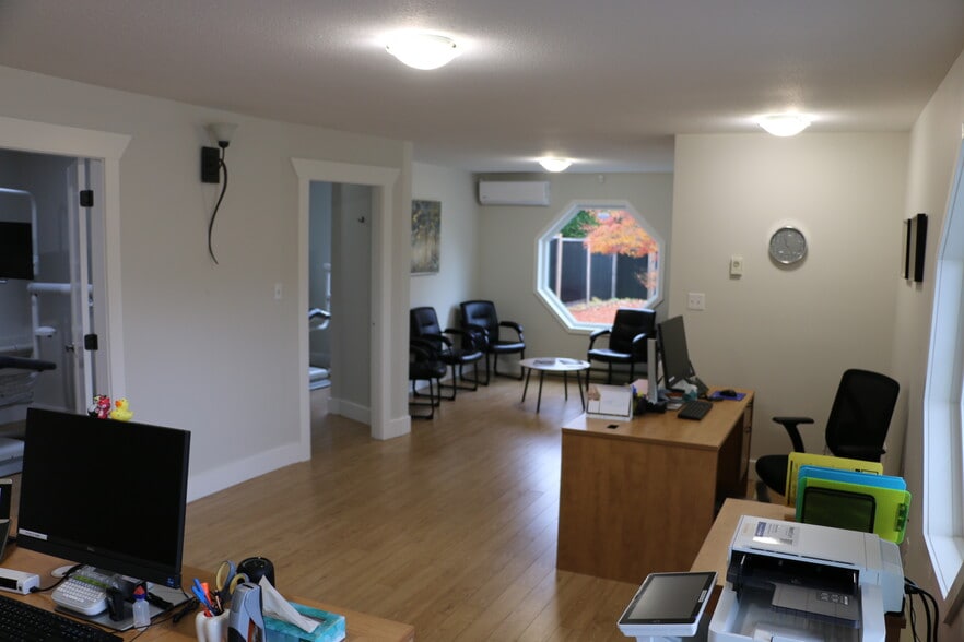 7184 Lantzville Rd, Lantzville, BC for sale - Building Photo - Image 3 of 10