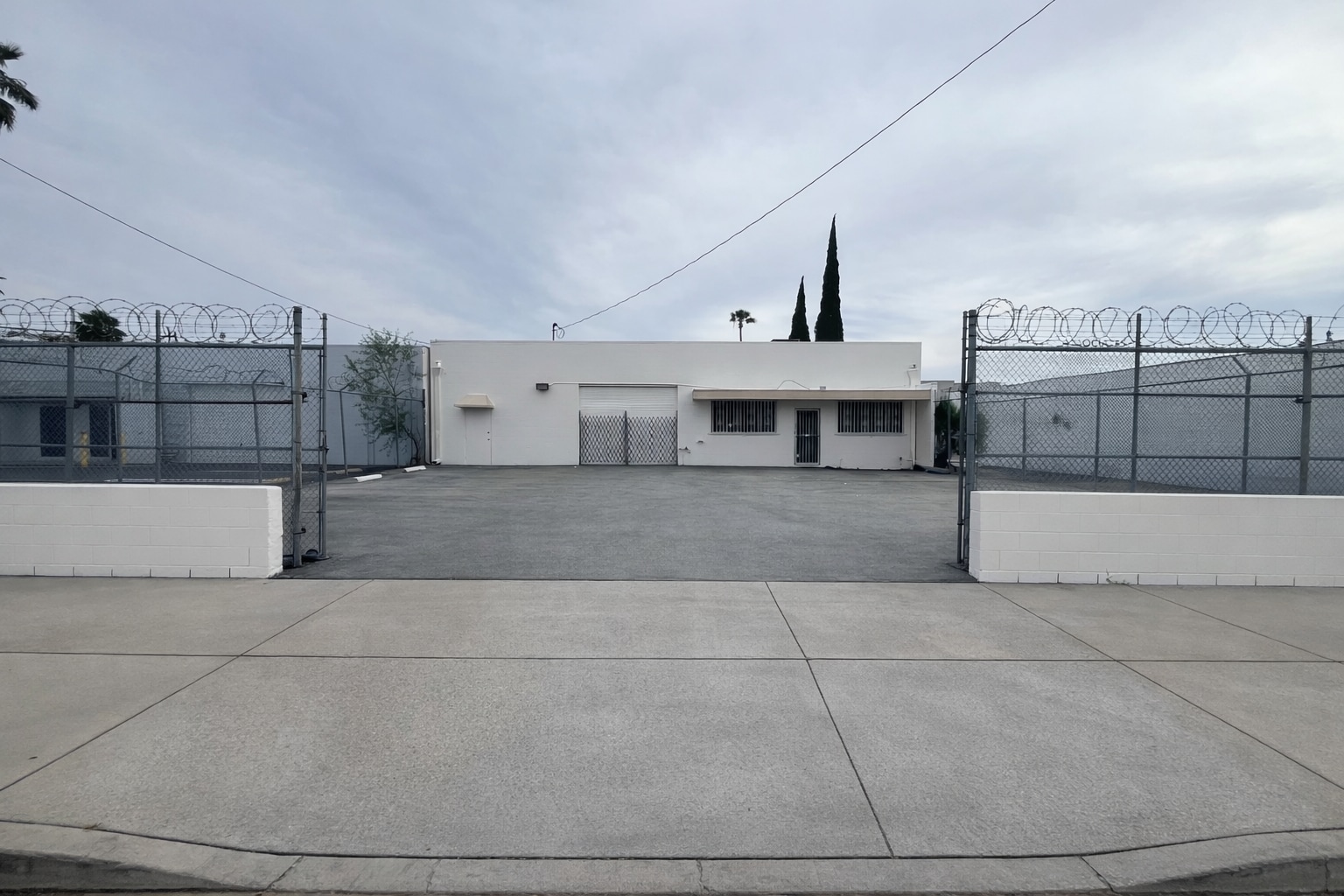 16146 Leadwell St, Van Nuys, CA for lease Primary Photo- Image 1 of 12