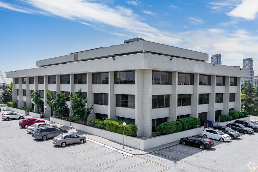 885 Don Mills Rd, Toronto, ON à louer - Photo du bâtiment - Image 2 de 3