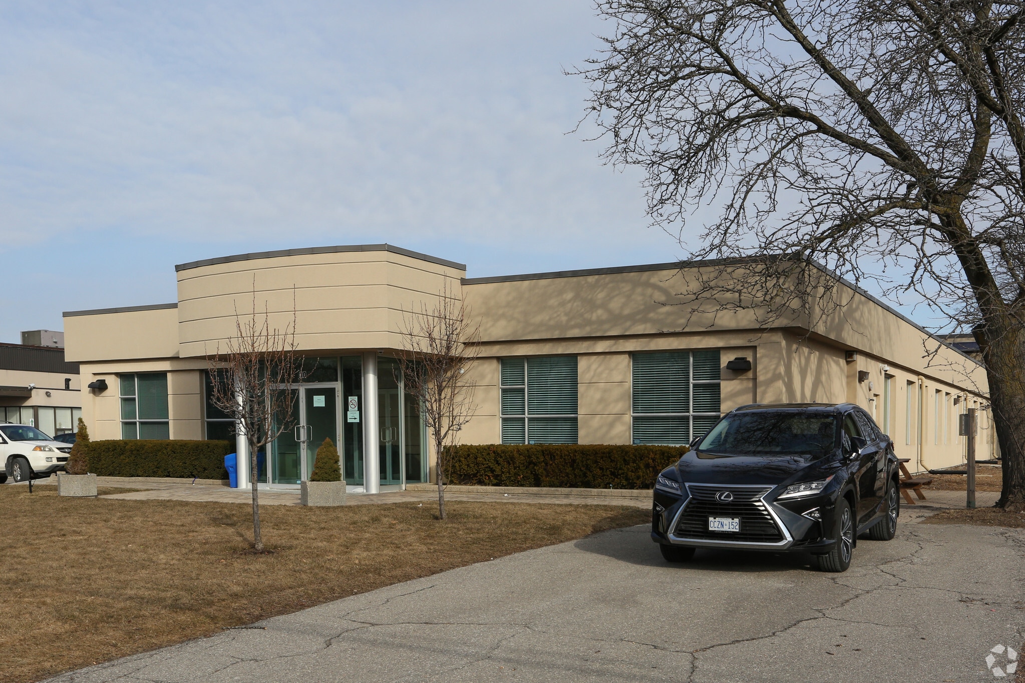 30 Kern Rd, Toronto, ON for lease Primary Photo- Image 1 of 7