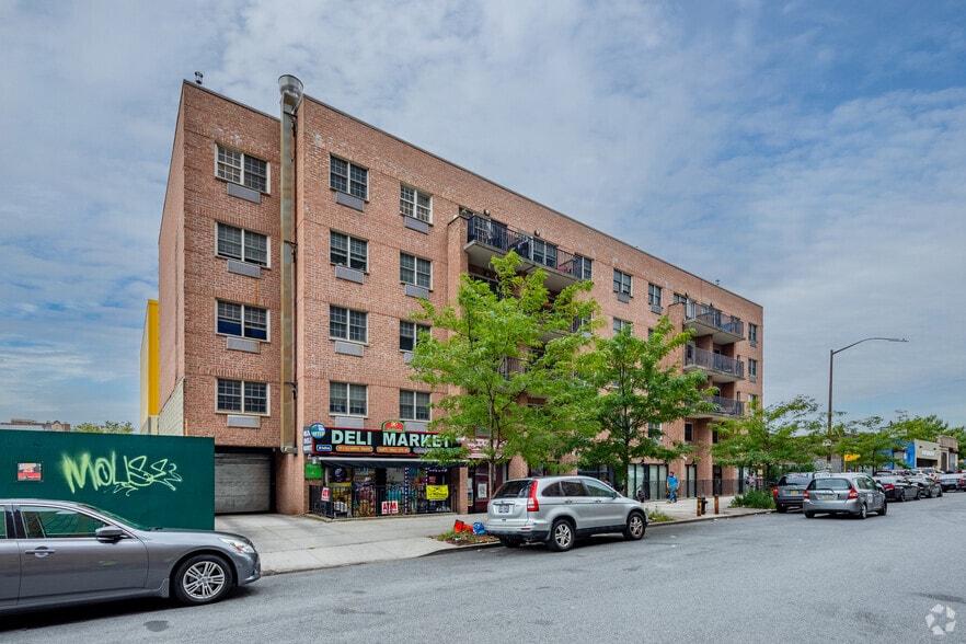 90 Sullivan Pl, Brooklyn, NY for lease - Primary Photo - Image 1 of 6