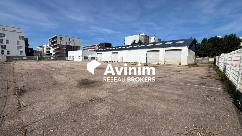 Flex in Le Havre for lease - Building Photo - Image 1 of 10