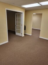 253 Commercial Blvd, Lauderdale-by-the-Sea, FL for lease Interior Photo- Image 1 of 4