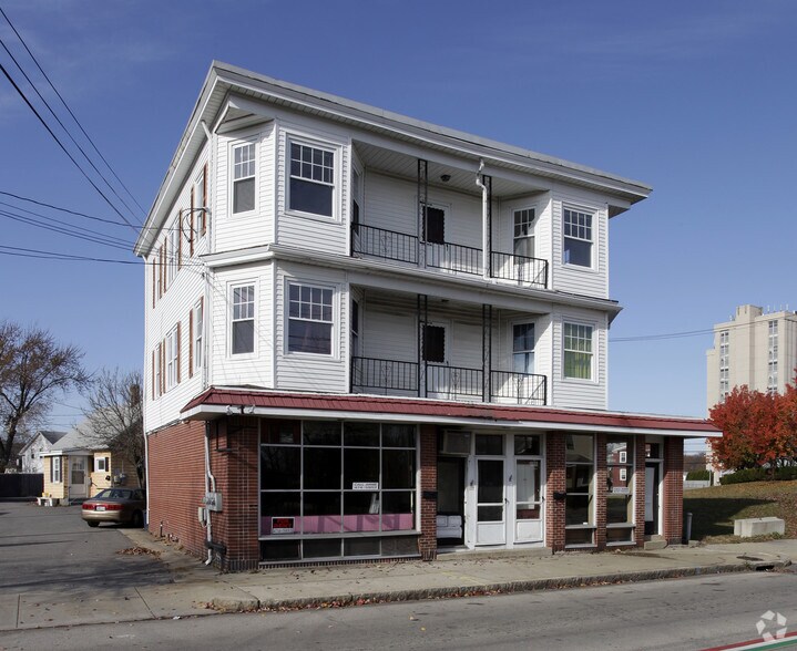 1753-1757 Cranston St, Cranston, RI à louer - Photo du bâtiment - Image 2 de 5