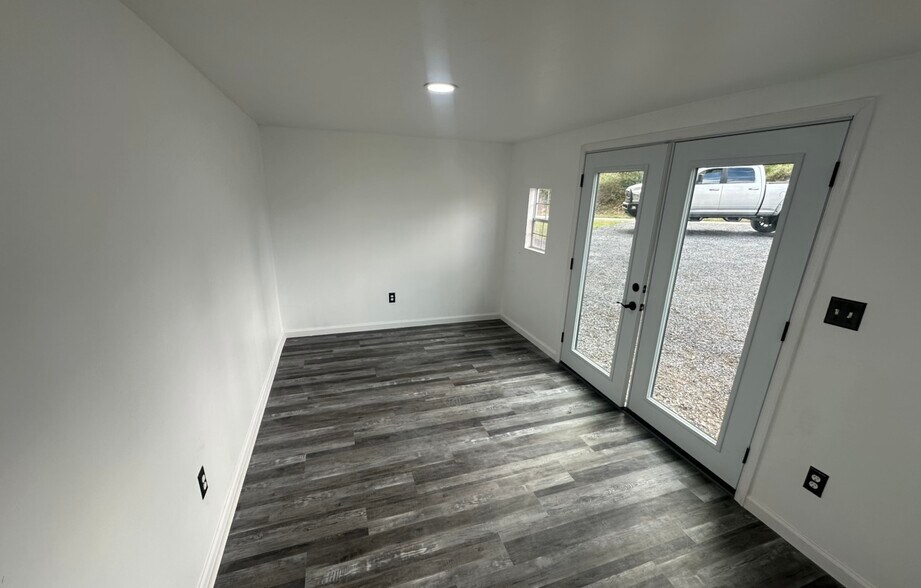1697 Middleway Pike, Bunker Hill, WV à vendre - Photo du bâtiment - Image 2 de 24