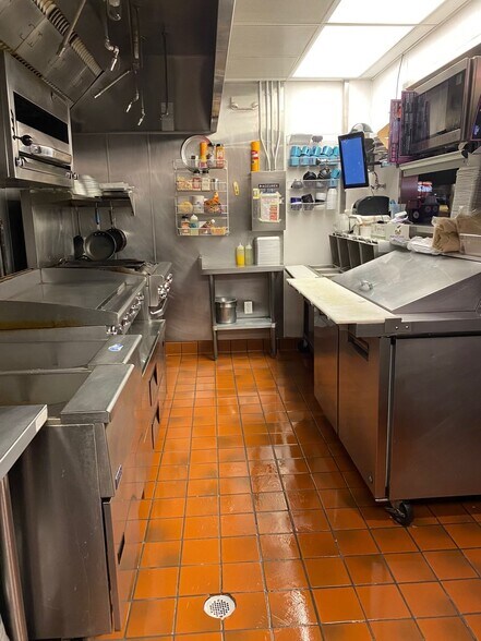 9598 E Montview Blvd, Aurora, CO à louer - Photo intérieure - Image 2 de 10