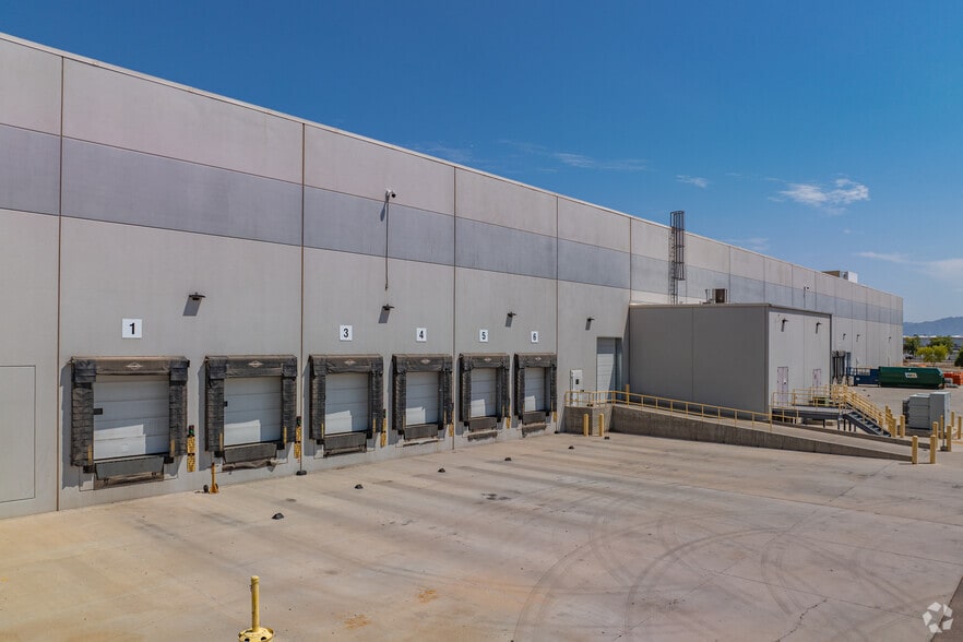 8691 W Jefferson St, Tolleson, AZ for lease - Building Photo - Image 3 of 21