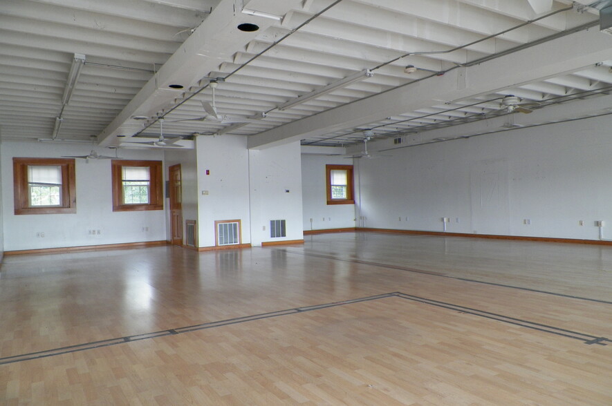 1478 Atwood Ave, Johnston, RI for lease - Interior Photo - Image 3 of 8