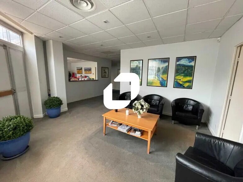 Office in Évry-Courcouronnes for sale - Lobby - Image 3 of 8