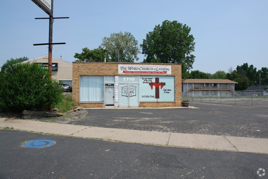 2708-2712 N Grand River Ave, Lansing, MI à vendre - Photo du bâtiment - Image 2 de 12