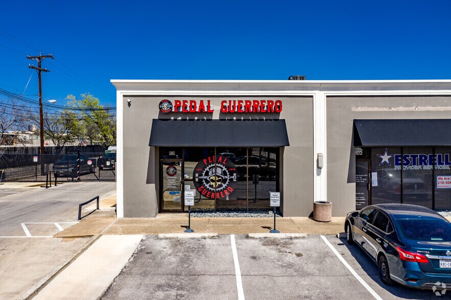 3700 Fredericksburg Rd, San Antonio, TX à louer - Photo du bâtiment - Image 2 de 55