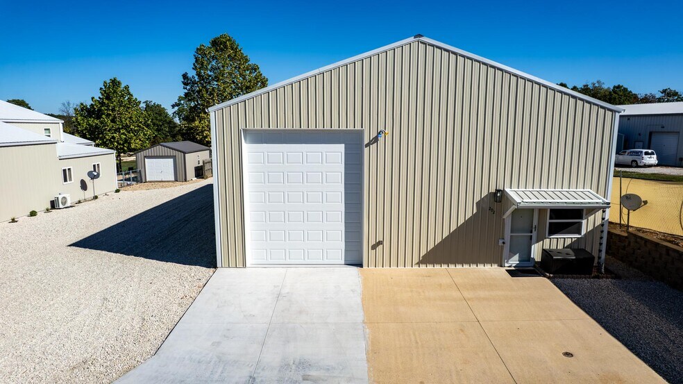 202 Hemi Ln, Gravois Mills, MO à vendre - Photo du bâtiment - Image 3 de 39