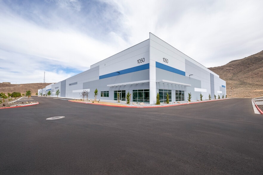 1050 Waltham Way, Sparks, NV for lease - Building Photo - Image 1 of 14
