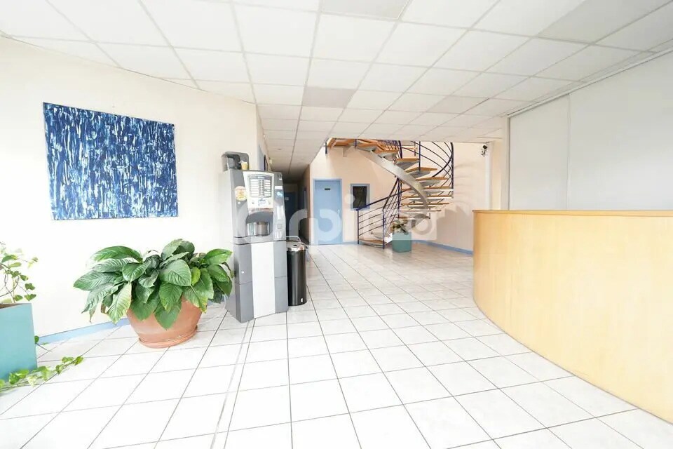 Office in Corbas for lease Lobby- Image 1 of 8