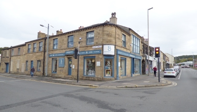 91 Wakefield Rd, Huddersfield for lease - Primary Photo - Image 1 of 1