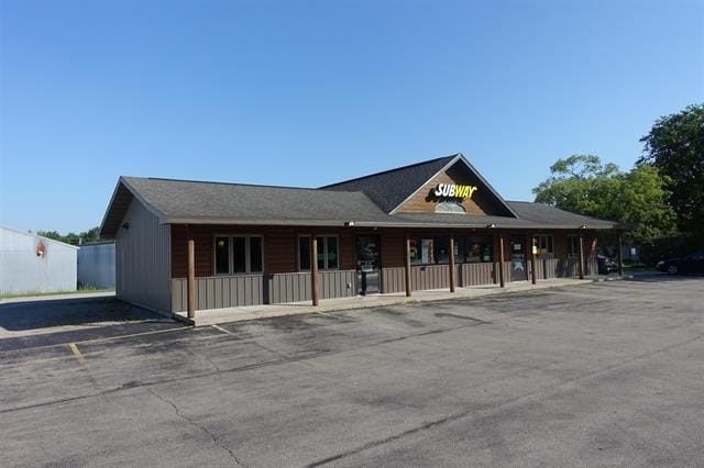 945 Depot St, Manawa, WI for sale - Primary Photo - Image 1 of 11