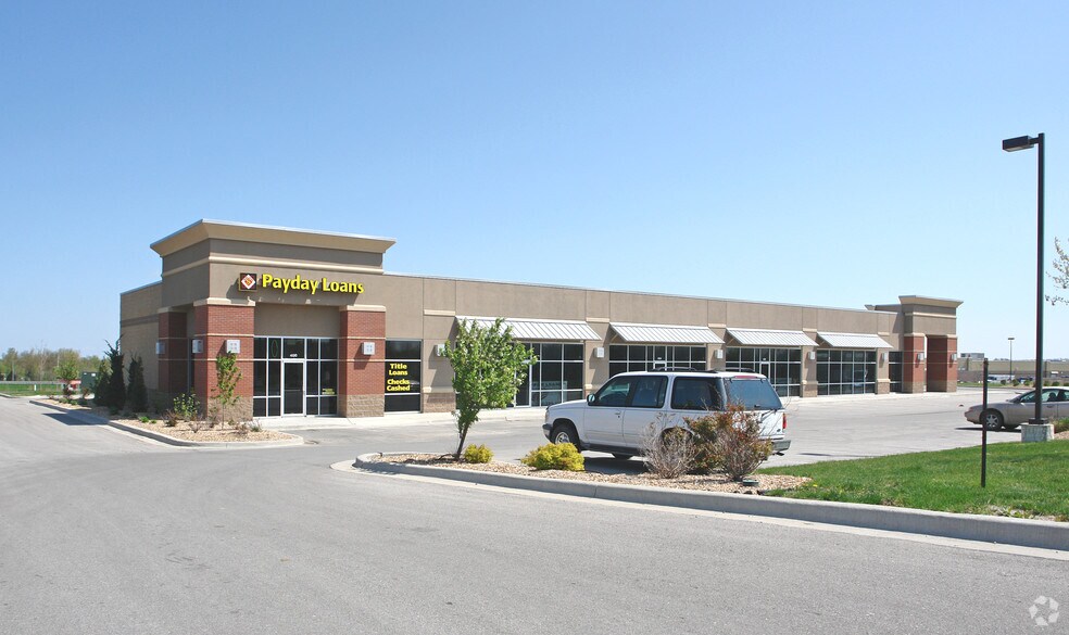 300-304 S Salem St, Oak Grove, MO à louer - Photo du bâtiment - Image 2 de 2