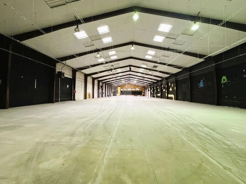 Flex in Évry-Courcouronnes for lease - Interior Photo - Image 3 of 9