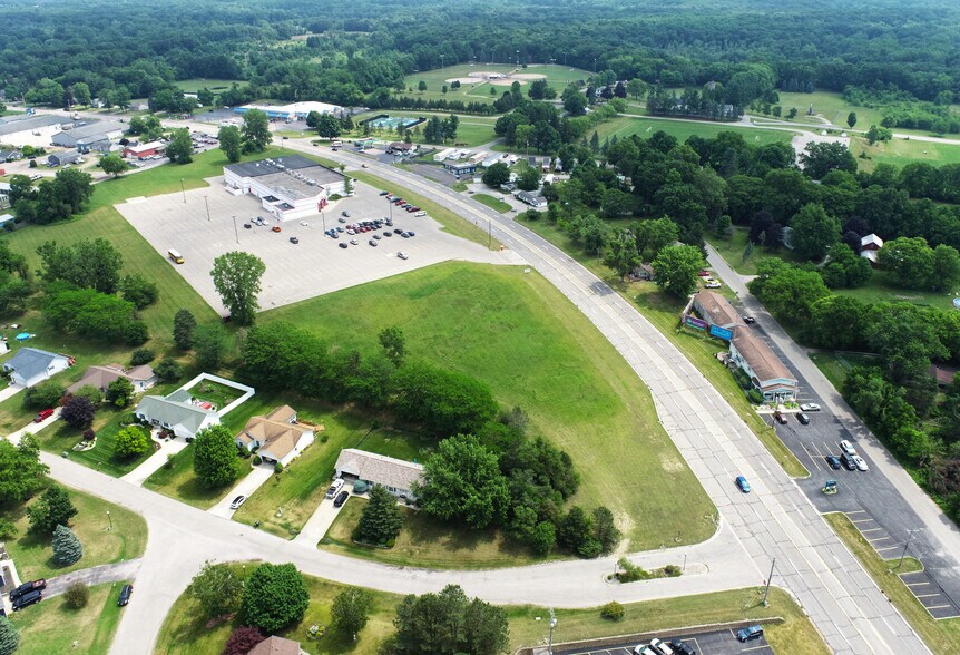 3264 N Adrian Hwy, Adrian, MI for sale - Building Photo - Image 2 of 21