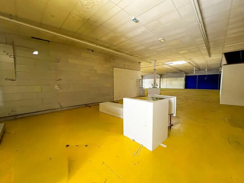 Commerce de détail dans Orange à louer - Photo intérieure - Image 3 de 8