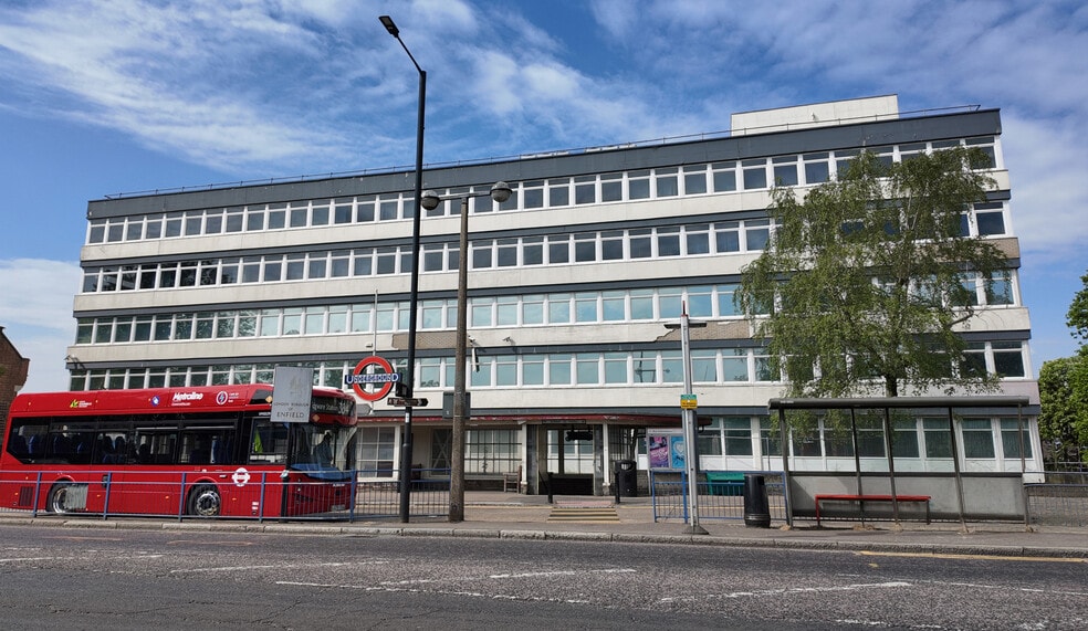 Chalk Ln, Barnet for sale - Building Photo - Image 3 of 9
