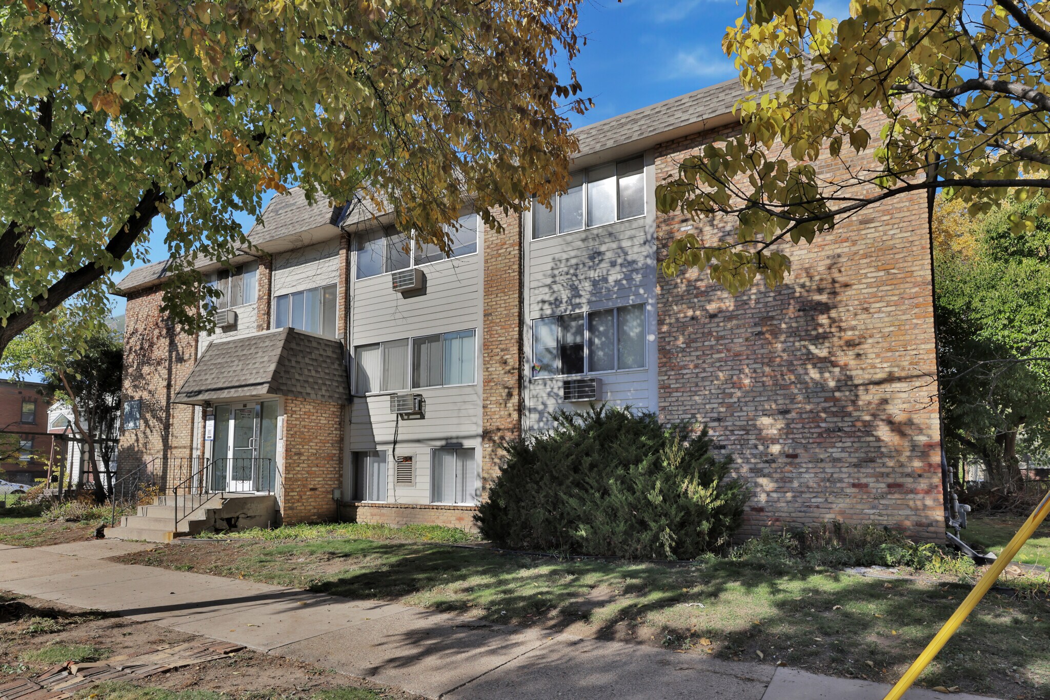 1314 W 28th St, Minneapolis, MN à vendre Photo principale- Image 1 de 7