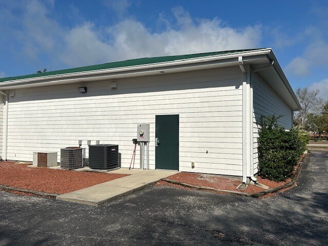 790 Sunset Blvd, Sunset Beach, NC à louer - Photo du bâtiment - Image 2 de 11