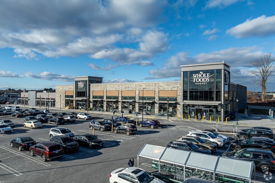 600 Evergreen Way, South Windsor, CT à louer - Photo du bâtiment - Image 3 de 21