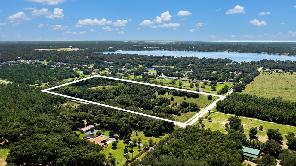 7890 Dudley Ave, Mount Dora, FL à vendre - Photo du bâtiment - Image 1 de 1