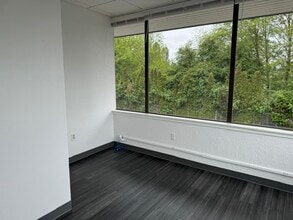 2507 SE Mile Hill Dr, Port Orchard, WA for lease Interior Photo- Image 2 of 2