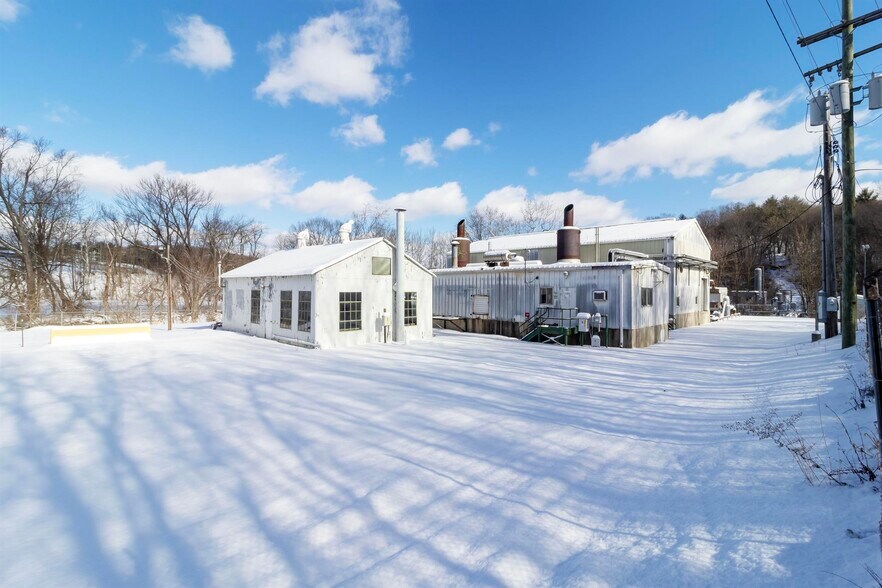 141 Elm Dr, Waynesburg, PA à vendre - Photo du bâtiment - Image 1 de 8