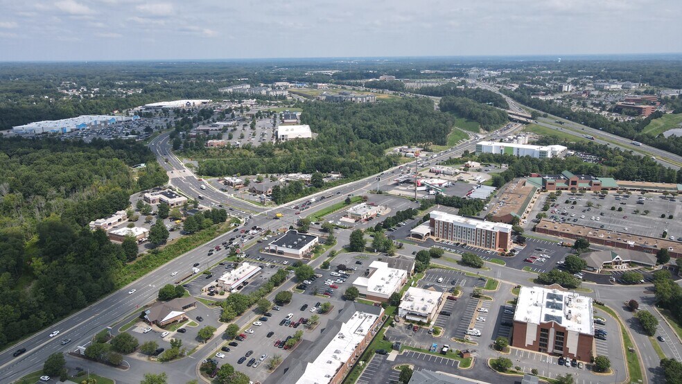 5420 Southpoint Plaza Way, Fredericksburg, VA à vendre - Photo du bâtiment - Image 3 de 3