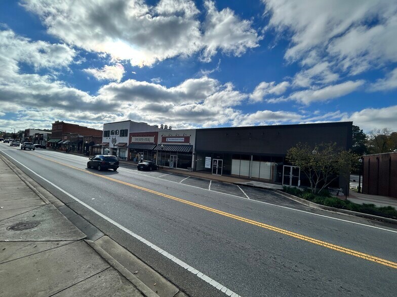 4871 N Main St, Acworth, GA for lease - Building Photo - Image 2 of 14