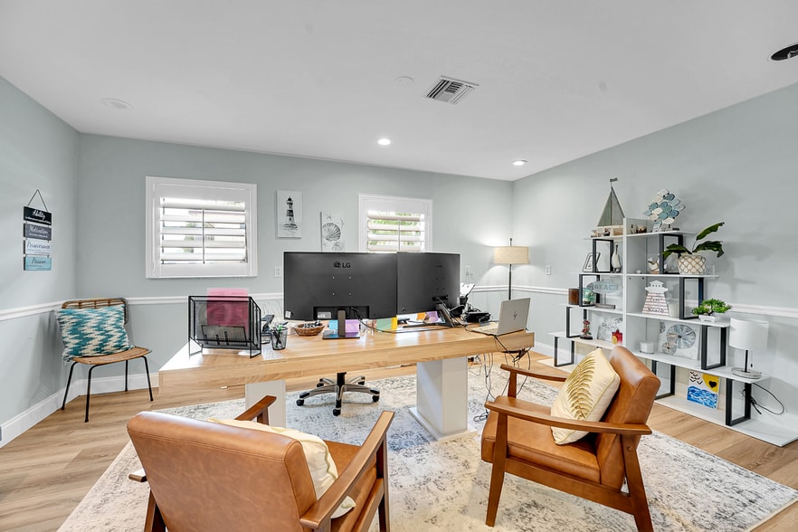 101 SE Martin Luther King Jr Blvd, Stuart, FL for sale - Building Photo - Image 3 of 19