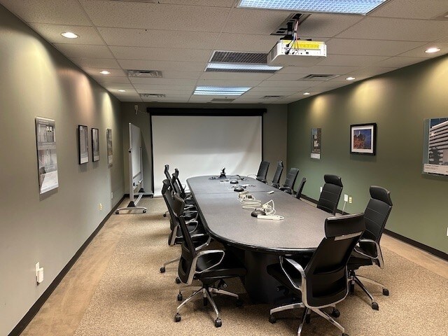 400 W Morgan Rd, Ann Arbor, MI à louer - Photo du bâtiment - Image 2 de 9