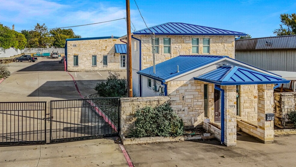 618 S Belt Line Rd, Irving, TX à louer - Photo du bâtiment - Image 1 de 36