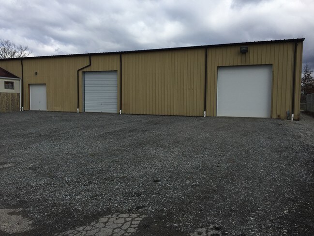 Plus de détails pour 421 8th Ave, Sutersville, PA - Industriel à louer