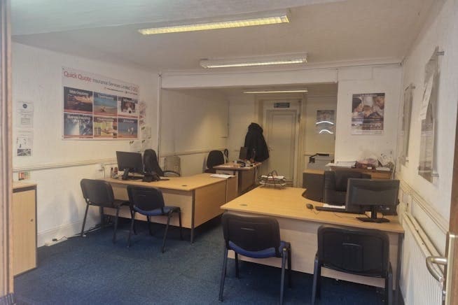 22 Forge Rd, Port Talbot for sale - Interior Photo - Image 3 of 6