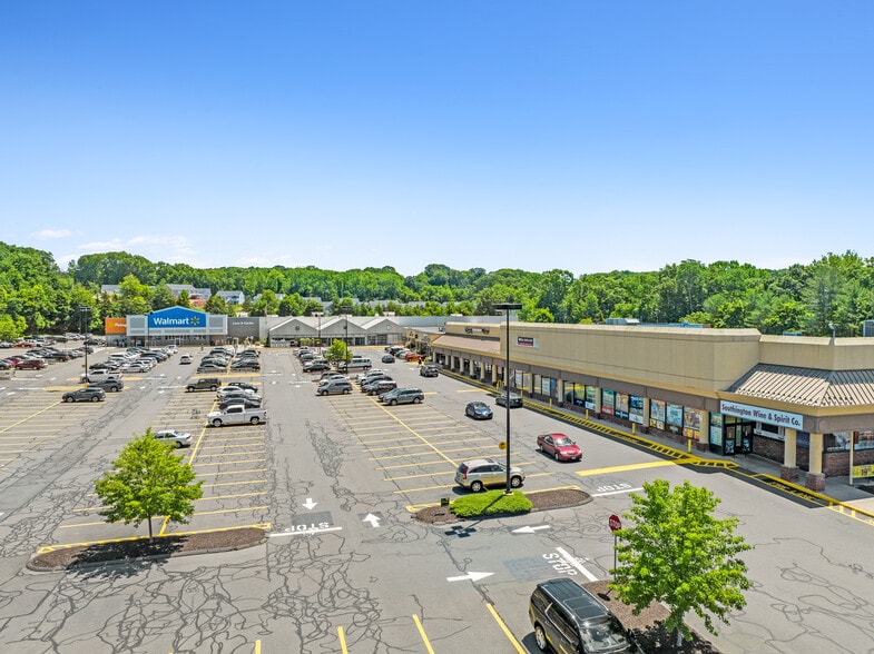 235 Queen St, Southington, CT for lease - Building Photo - Image 3 of 14