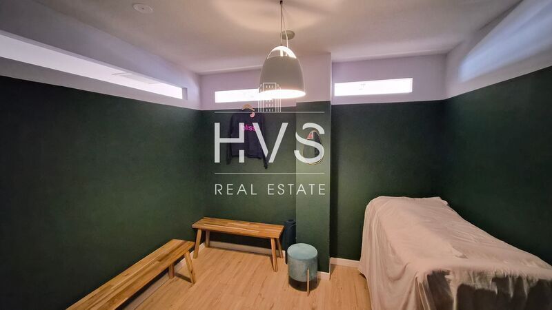 190 Rue Marcelle Isoard, Aix-en-Provence for lease - Interior Photo - Image 3 of 11