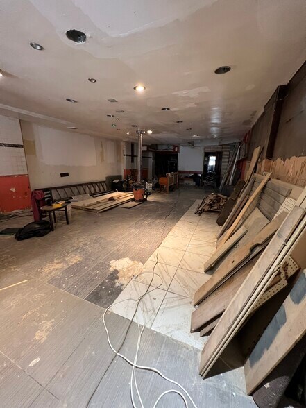 155 8th Ave, New York, NY for lease - Interior Photo - Image 2 of 4