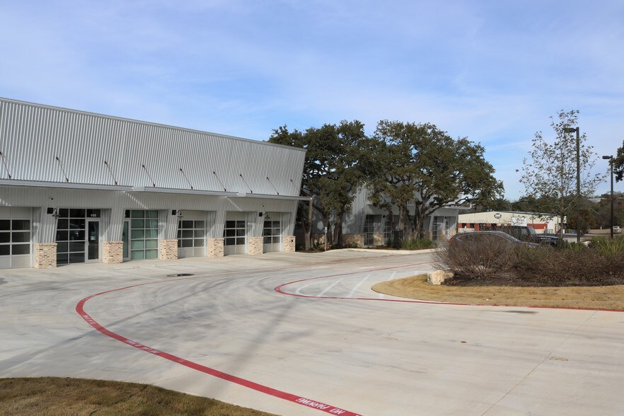 229 Market Ave, Boerne, TX à louer - Photo du bâtiment - Image 2 de 11