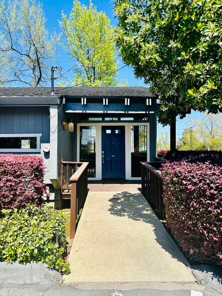 496 East Ave, Lincoln, CA à vendre - Photo du bâtiment - Image 1 de 8