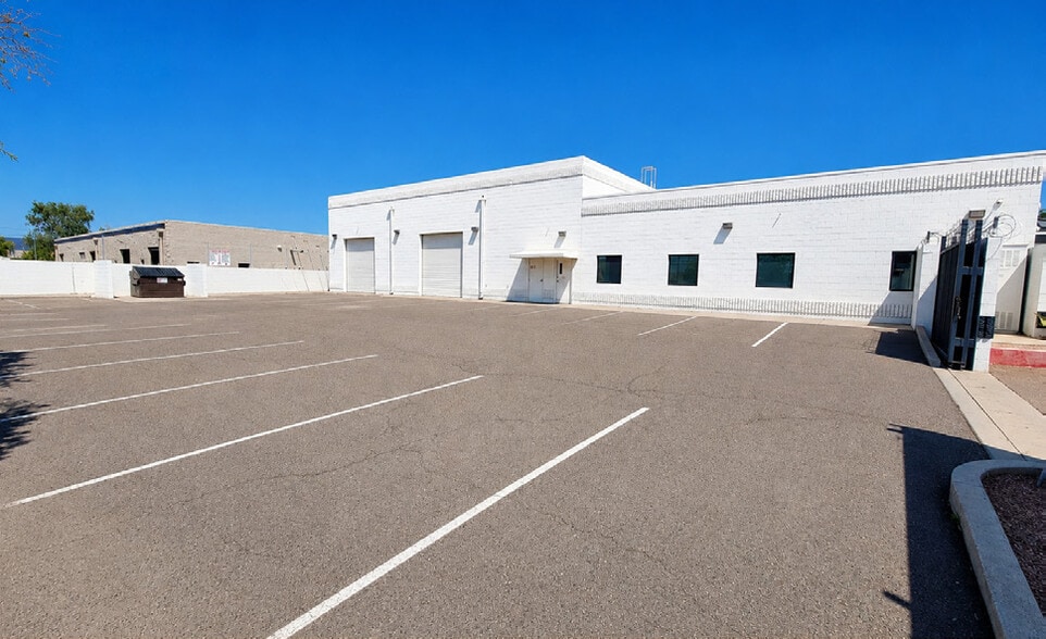 728 N Monterey St, Gilbert, AZ for lease - Building Photo - Image 3 of 9