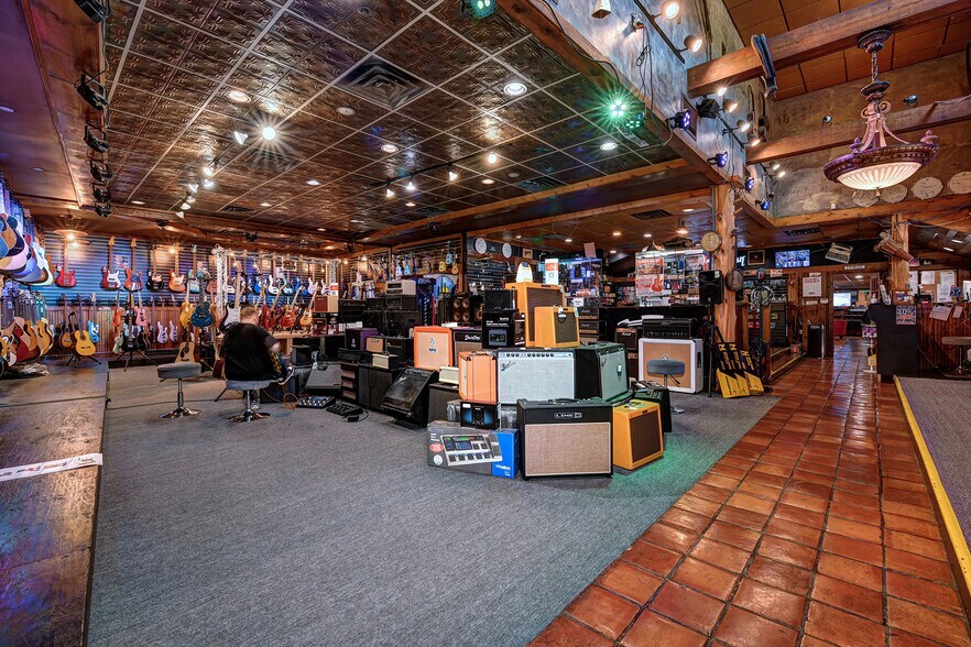 1900 Mellwood Ave, Louisville, KY à vendre - Photo du bâtiment - Image 2 de 43